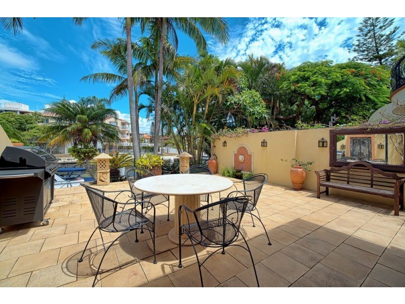 2/26 Paradise Island, Surfers Paradise QLD 4217