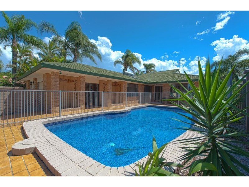 29 Witt Ave, Carrara QLD 4211