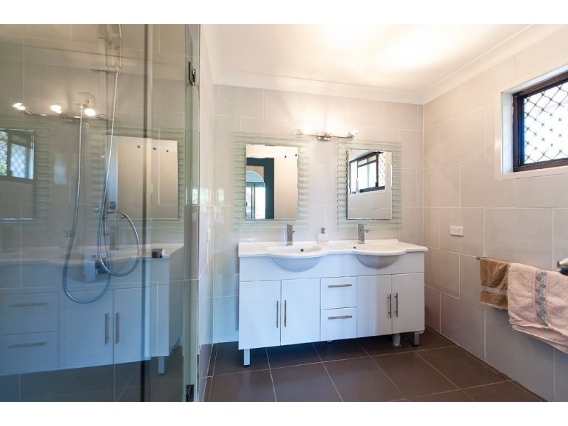 29 Witt Ave, Carrara QLD 4211