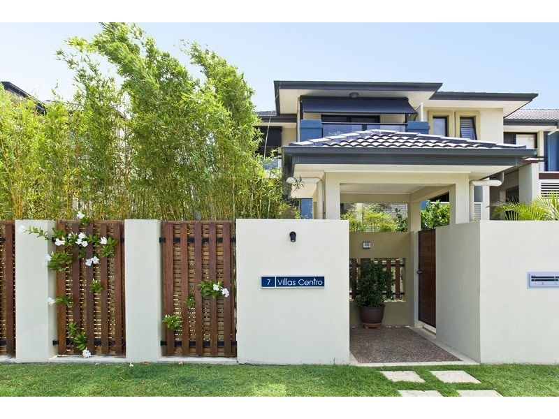 8/7 Miami Key, Broadbeach Waters QLD 4218