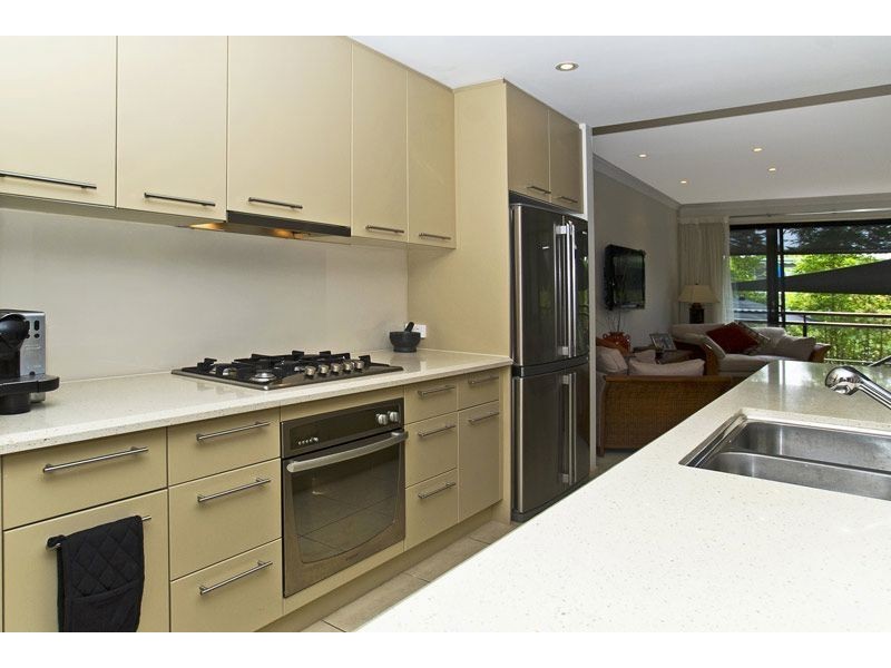 8/7 Miami Key, Broadbeach Waters QLD 4218