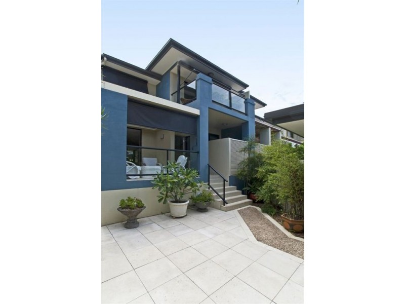 8/7 Miami Key, Broadbeach Waters QLD 4218