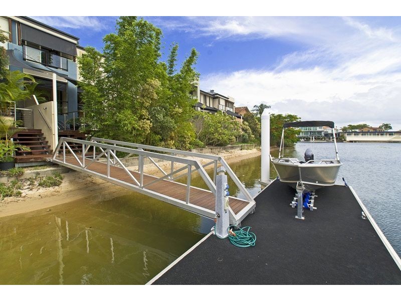 8/7 Miami Key, Broadbeach Waters QLD 4218