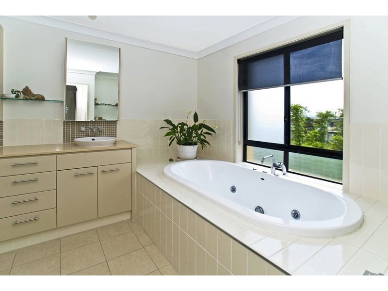 8/7 Miami Key, Broadbeach Waters QLD 4218