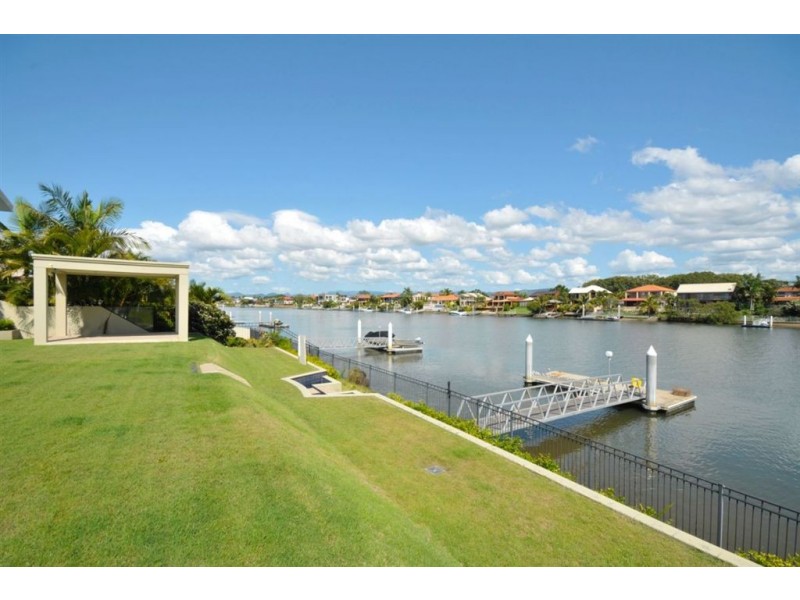 29 Sir Bruce Small Blvd, Benowa Waters QLD 4217