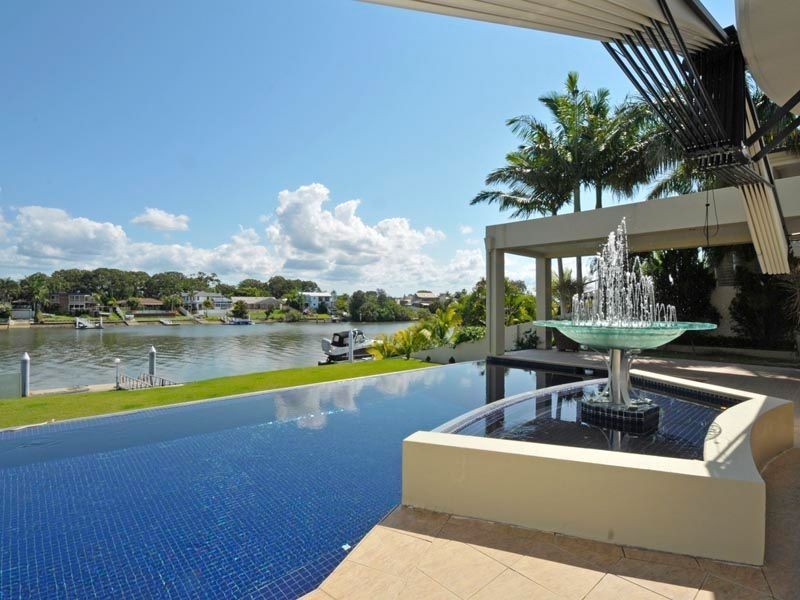 29 Sir Bruce Small Blvd, Benowa Waters QLD 4217