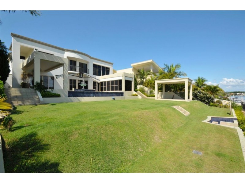 29 Sir Bruce Small Blvd, Benowa Waters QLD 4217