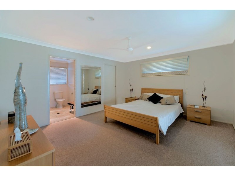 6 Millswyn Court, Carrara QLD 4211