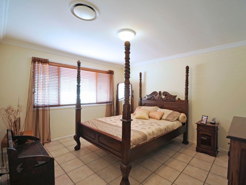 11/8 Dunlop Court, Mermaid Waters QLD 4218