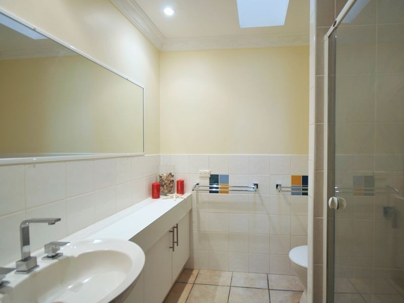 11/8 Dunlop Court, Mermaid Waters QLD 4218