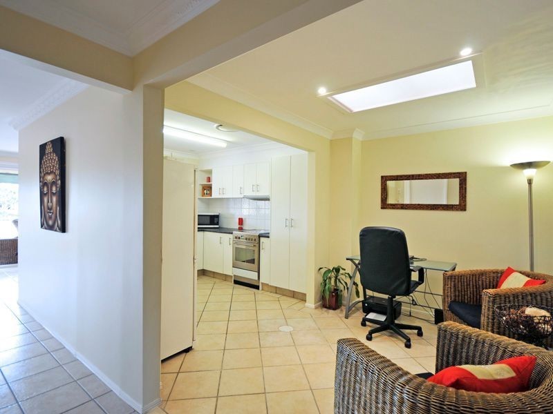 11/8 Dunlop Court, Mermaid Waters QLD 4218