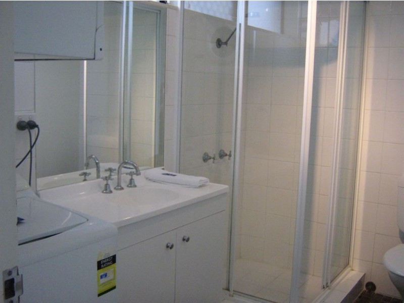 31/2877 Gold Coast Highway, Surfers Paradise QLD 4217