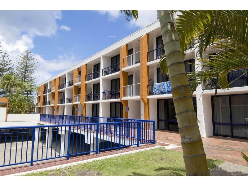 31/2877 Gold Coast Highway, Surfers Paradise QLD 4217