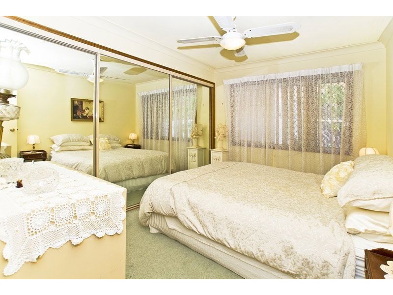17 Woolmere Street, Carrara QLD 4211