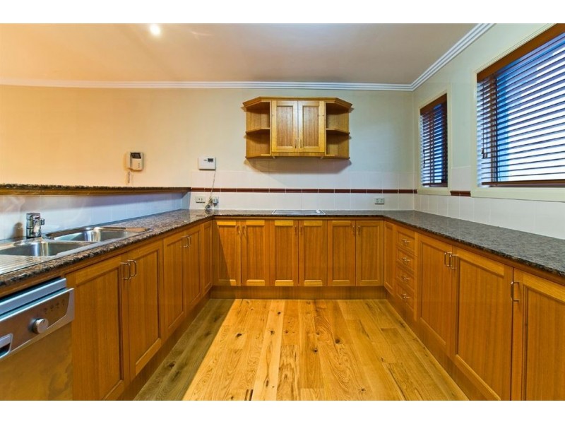 42 John Lund Drive, Hope Island QLD 4212