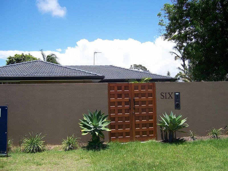 6 McCleary Street, Sorrento QLD 4217