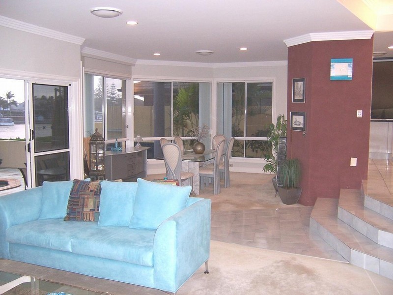 120 Amalfi Drive, Isle Of Capri QLD 4217