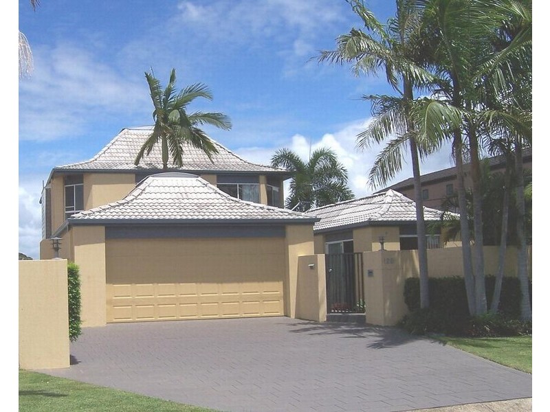 120 Amalfi Drive, Isle Of Capri QLD 4217