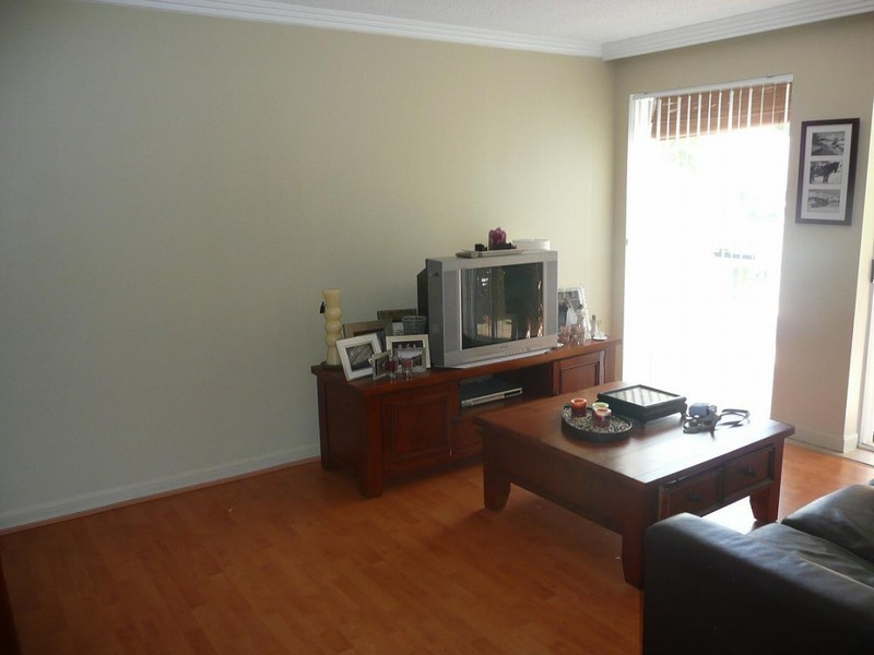 2/96 Stanhill Drive, Chevron Island QLD 4217