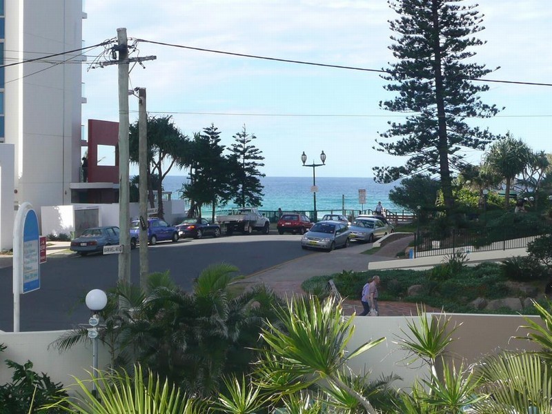 9/4 Northcliffe Terrace, Surfers Paradise QLD 4217