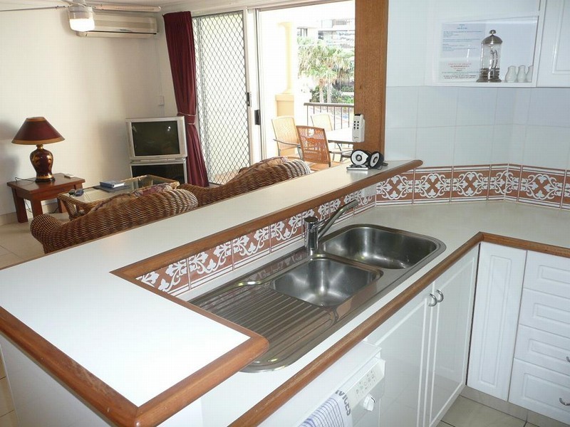 9/4 Northcliffe Terrace, Surfers Paradise QLD 4217