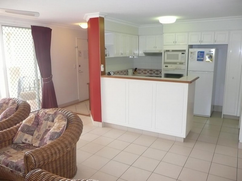 9/4 Northcliffe Terrace, Surfers Paradise QLD 4217