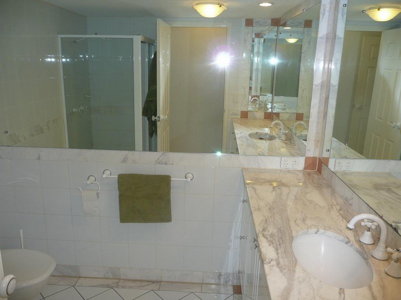 9/4 Northcliffe Terrace, Surfers Paradise QLD 4217