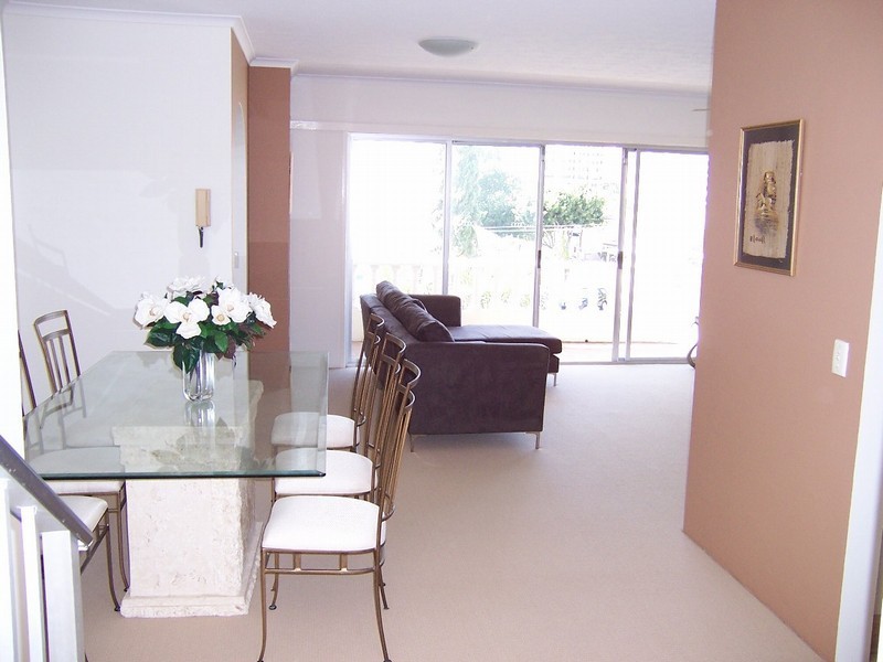 11/2 Stanhill Drive, Chevron Island QLD 4217