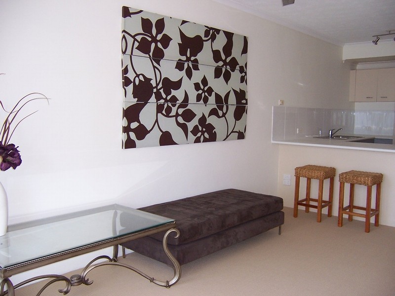 11/2 Stanhill Drive, Chevron Island QLD 4217