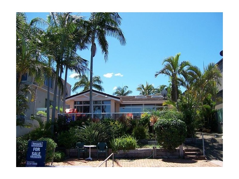 88 Amalfi Drive, Isle Of Capri QLD 4217