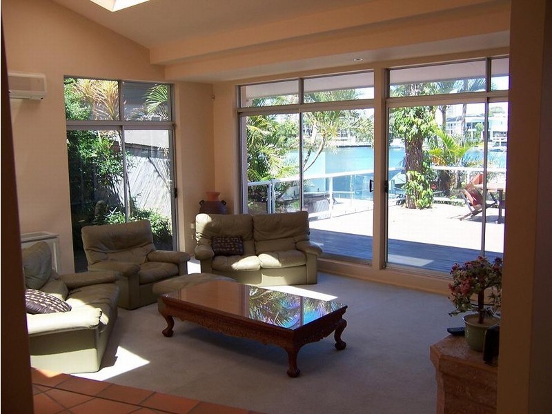88 Amalfi Drive, Isle Of Capri QLD 4217