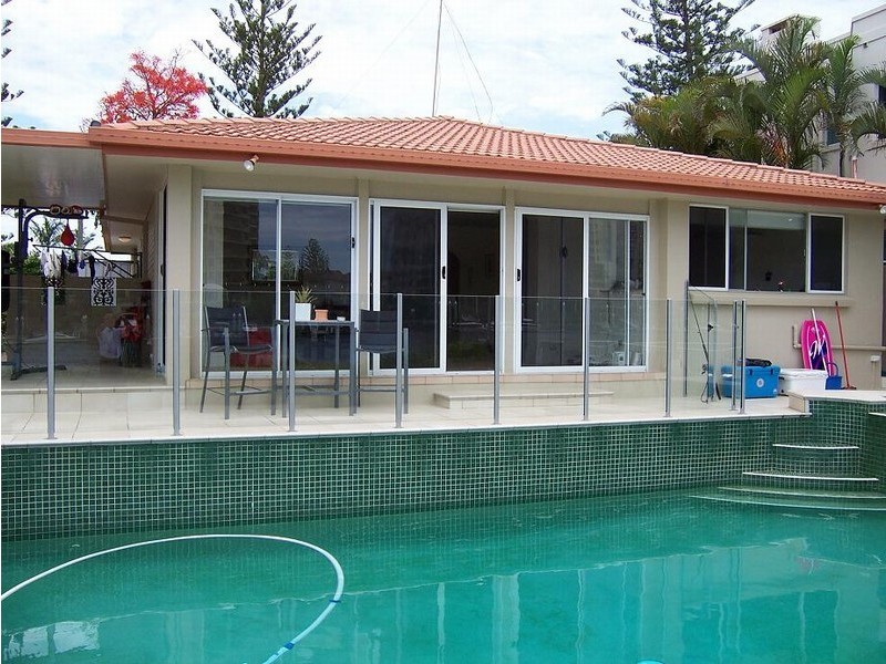 52 Amalfi Drive, Isle Of Capri QLD 4217