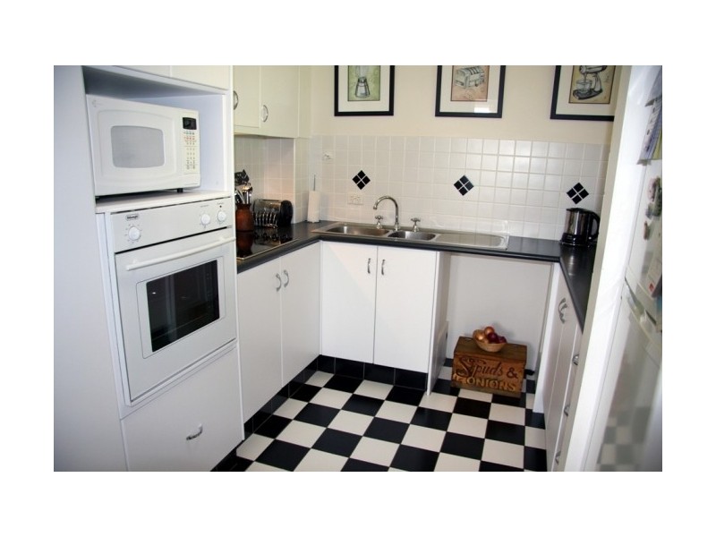 Chevron Island QLD 4217