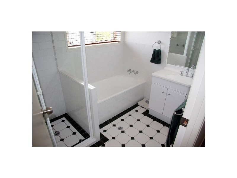 Chevron Island QLD 4217