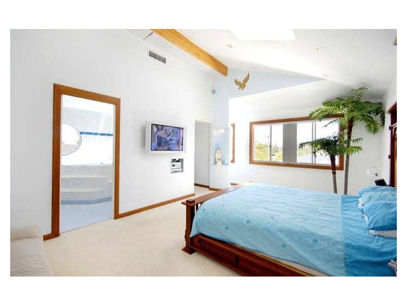 Broadbeach Waters QLD 4218