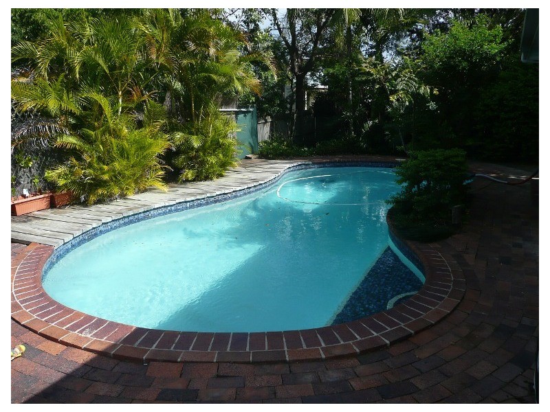 21 Wallace Street, Southport QLD 4215