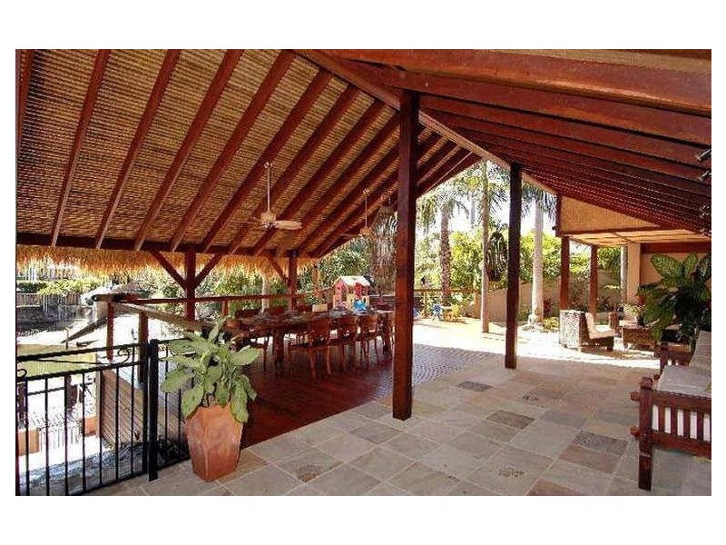 1 Monterey Court, Broadbeach Waters QLD 4218