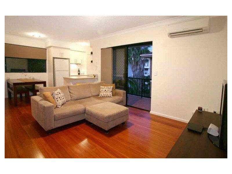 8/35 Britannia Ave, Broadbeach QLD 4218