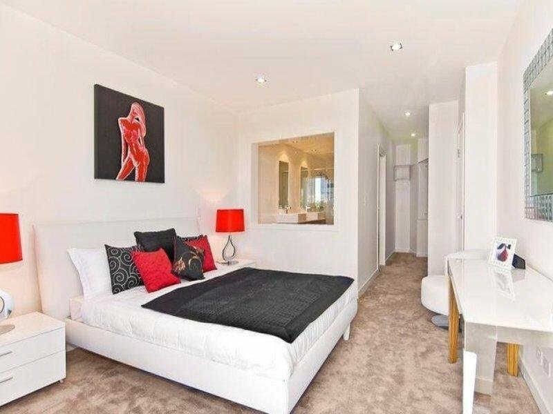 13 Quay Views, Carrara QLD 4211