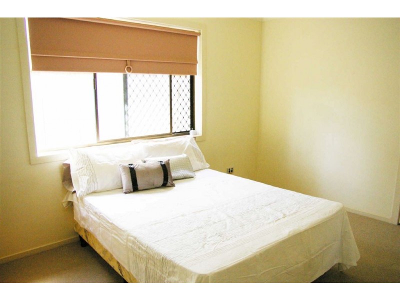 5  Alma St, Broadbeach Waters QLD 4218