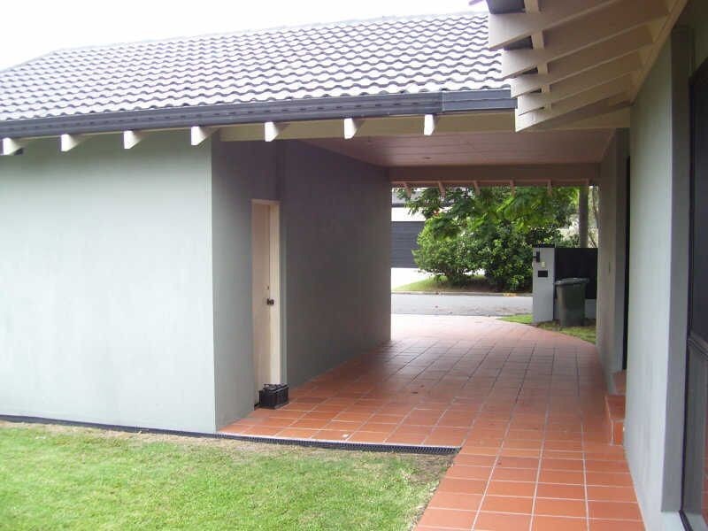 5  Alma St, Broadbeach Waters QLD 4218