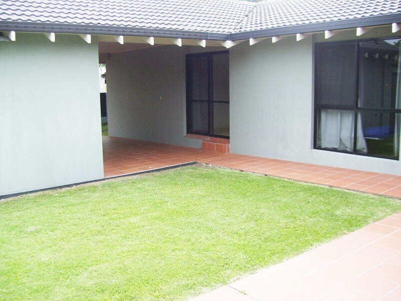 5  Alma St, Broadbeach Waters QLD 4218