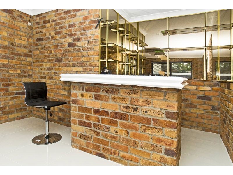 9 Witt Ave, Carrara QLD 4211