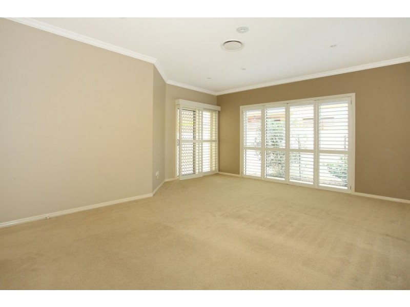 50 Sir Bruce Small Blvde, Benowa QLD 4217