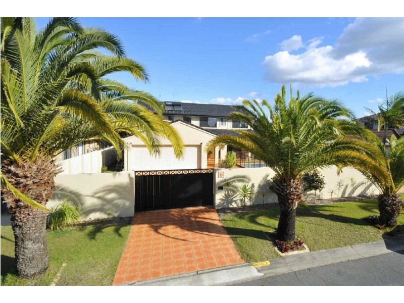 16  Bombala St, Broadbeach Waters QLD 4218