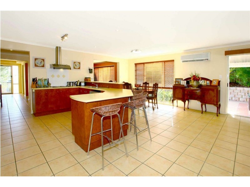 21 Lillywood Circuit, Molendinar QLD 4214