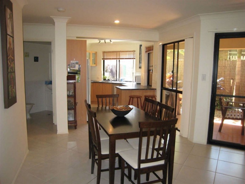 2/63 Muir St, Labrador QLD 4215