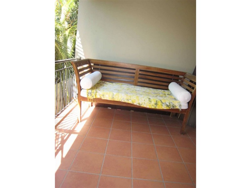 2/63 Muir St, Labrador QLD 4215