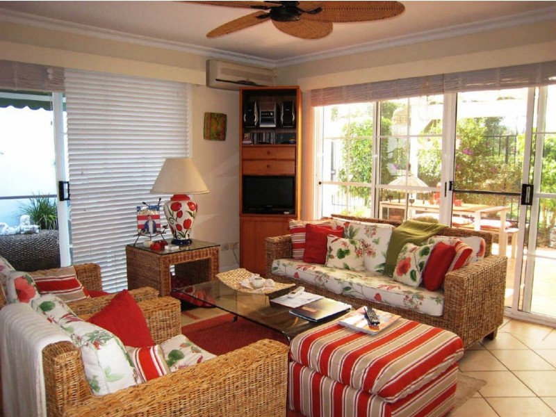 17/70 Marbella Drive, Benowa QLD 4217