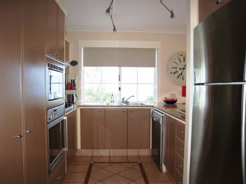 17/70 Marbella Drive, Benowa QLD 4217